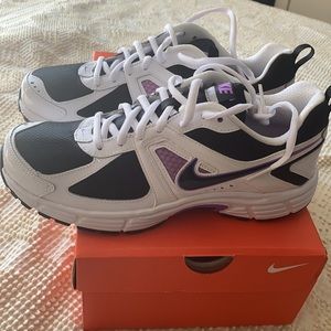 Nike running shoes size 7